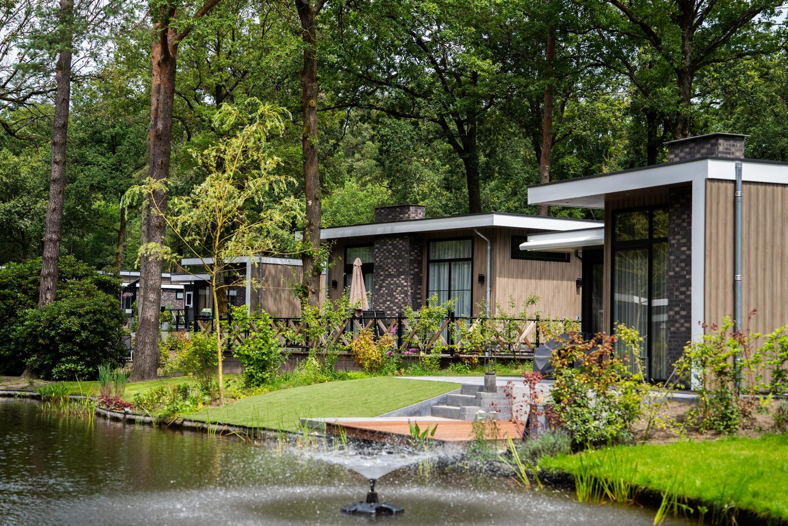 Vakantiewoningen aan de vijver op het park